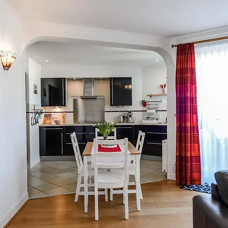 Apartment Tara At The Beach With Private Parking Zandvoort