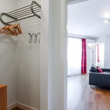 Tara At The With Private Parking