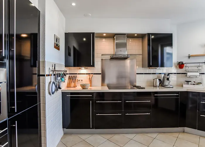 Apartamento Tara At The With Private Parking Zandvoort