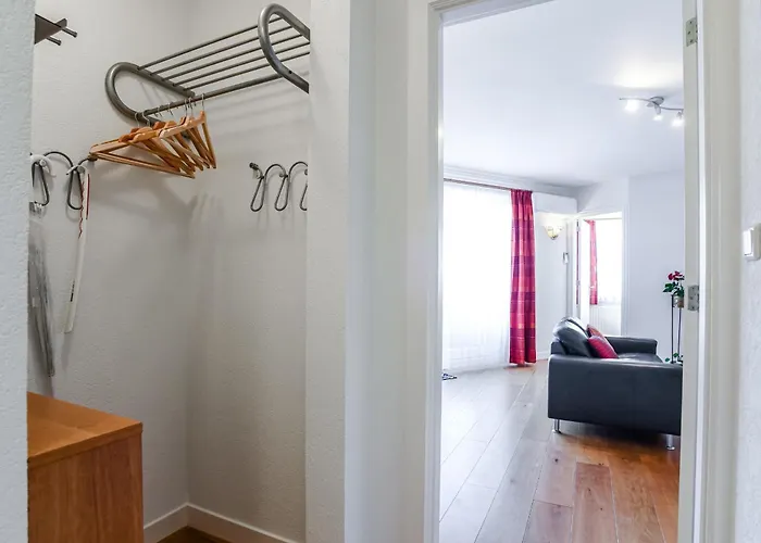 Tara At The With Private Parking