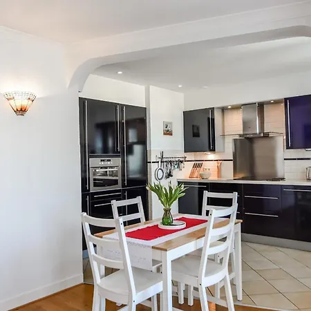 Tara At The With Private Parking *